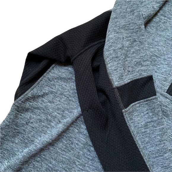 The North Face Gray Women 1/4 zip sweater Size small - Picture 6 of 10